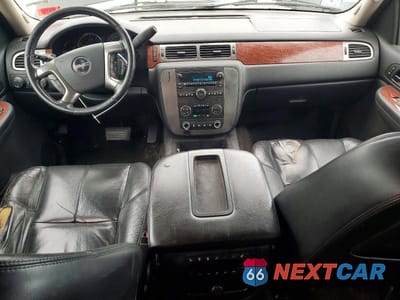 Zdjęcie 8 z 13 samochodu: 2007 GMC YUKON XL K1500 VIN:1GKFK16347R382779 - miniatura
