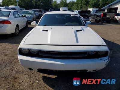 Piąte zdjęcie samochodu w środku: 2014 DODGE CHALLENGER SXT VIN:2C3CDYAG4EH127109 - miniatura