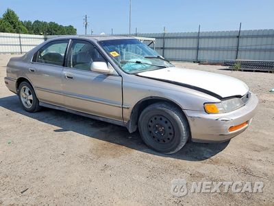 Czwarte zdjęcie samochodu z boku: 1997 HONDA ACCORD SE VIN:1HGCD5605VA049235 - miniatura