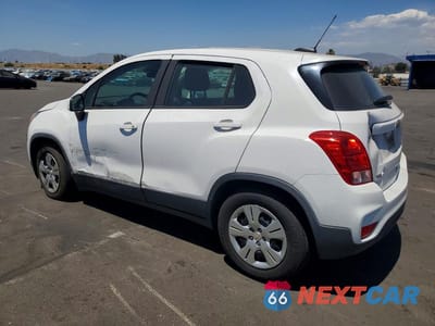 Drugie zdjęcie samochodu z przodu: 2017 CHEVROLET TRAX LS VIN:3GNCJKSB4HL270522 - miniatura