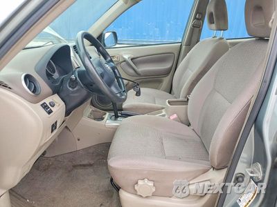 Zdjęcie 7 z 13 samochodu: 2004 TOYOTA RAV4 BASE VIN:JTEGD20V940038791 - miniatura