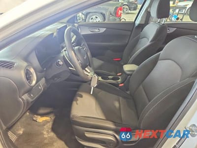 Zdjęcie 7 z 12 samochodu: 2023 KIA FORTE LXS VIN:3KPF24AD8PE646885 - miniatura