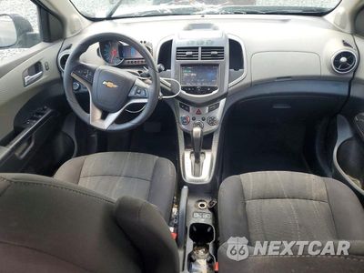 Zdjęcie 8 z 12 samochodu: 2015 CHEVROLET SONIC LT VIN:1G1JC5SH8F4179300 - miniatura