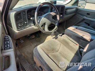 Zdjęcie 8 z 12 samochodu: 2006 CHEVROLET SUBURBAN K2500 VIN:3GNGK26U16G239812 - miniatura