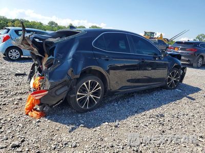 Trzecie zdjęcie samochodu z tyłu: 2020 TOYOTA CAMRY VIN:4T1G11AK0LU981733 - miniatura