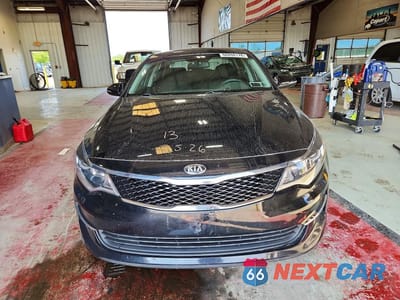 Piąte zdjęcie samochodu w środku: 2018 KIA OPTIMA LX VIN:5XXGT4L34JG257374 - miniatura
