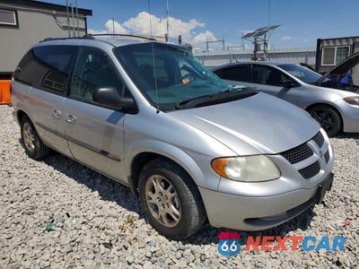 Czwarte zdjęcie samochodu z boku: 2004 DODGE CARAVAN SXT VIN:1D4GP45R94B509610 - miniatura
