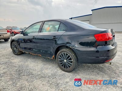 Drugie zdjęcie samochodu z przodu: 2011 VOLKSWAGEN JETTA VIN:3VWGZ7AJ0BM327399 - miniatura