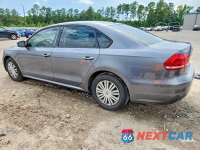 Drugie zdjęcie samochodu z przodu: 2014 VOLKSWAGEN PASSAT S VIN:1VWAT7A35EC052840 - miniatura