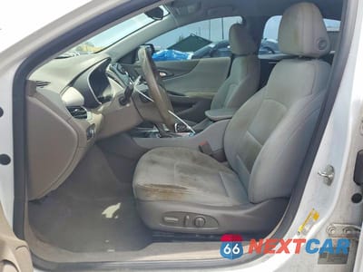 Zdjęcie 7 z 12 samochodu: 2019 CHEVROLET MALIBU LS VIN:1G1ZC5ST8KF112492 - miniatura