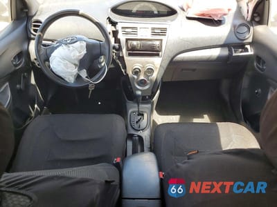 Zdjęcie 8 z 12 samochodu: 2007 TOYOTA YARIS BASE VIN:JTDBT923371060855 - miniatura