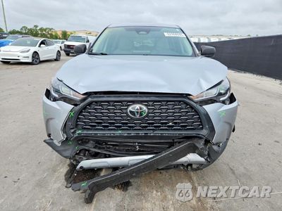 Piąte zdjęcie samochodu w środku: 2023 TOYOTA COROLLA CROSS L VIN:7MUAAABG6PV057821 - miniatura