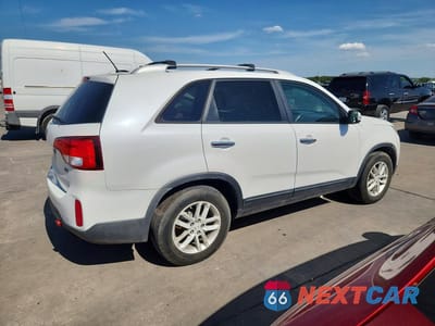 Trzecie zdjęcie samochodu z tyłu: 2014 KIA SORENTO LX VIN:5XYKT3A61EG523193 - miniatura