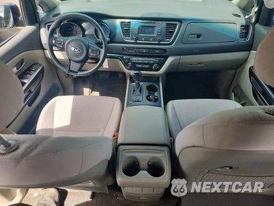 Zdjęcie 8 z 13 samochodu: 2016 KIA SEDONA LX VIN:KNDMB5C18G6148949 - miniatura
