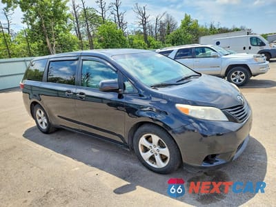 Czwarte zdjęcie samochodu z boku: 2017 TOYOTA SIENNA L 7-PASSENGER VIN:5TDZZ3DC7HS836738 - miniatura