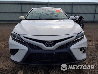 Piąte zdjęcie samochodu w środku: 2018 TOYOTA CAMRY SE VIN:4T1B11HK8JU028085 - miniatura