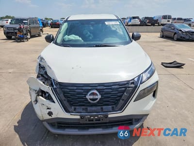 Piąte zdjęcie samochodu w środku: 2023 NISSAN ROGUE S VIN:5N1BT3AAXPC873557 - miniatura