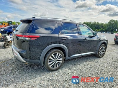Trzecie zdjęcie samochodu z tyłu: 2022 NISSAN PATHFINDER PLATINUM VIN:5N1DR3DH8NC256042 - miniatura