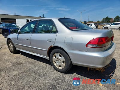 Drugie zdjęcie samochodu z przodu: 2002 HONDA ACCORD EX VIN:1HGCG16552A026884 - miniatura