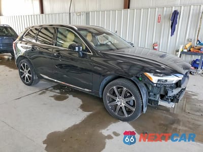 Czwarte zdjęcie samochodu z boku: 2021 VOLVO XC60 T6 INSCRIPTION VIN:YV4A22RL2M1710134 - miniatura