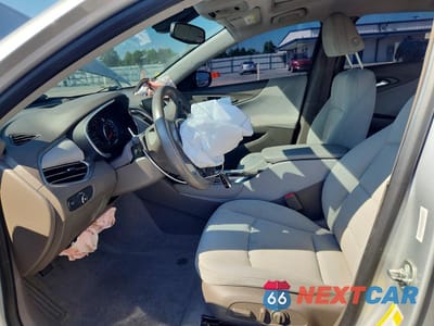 Zdjęcie 7 z 12 samochodu: 2018 CHEVROLET MALIBU LT VIN:1G1ZD5ST8JF124637 - miniatura