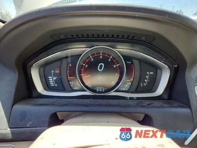 Zdjęcie 9 z 13 samochodu: 2016 VOLVO XC60 T5 PLATINUM VIN:YV4612RM1G2810838 - miniatura