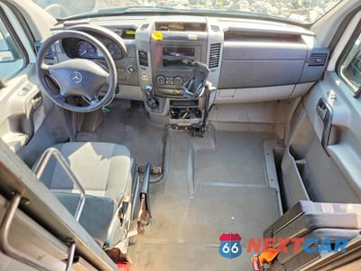 Zdjęcie 8 z 13 samochodu: 2012 MERCEDES-BENZ SPRINTER 2500 DELIVERY VAN VIN:WD3PE8CB1C5699975 - miniatura