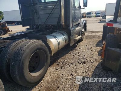 Zdjęcie 13 z 13 samochodu: 2014 VOLVO VNL SEMI TRUCK VIN:4V4NC9EH9EN173286 - miniatura