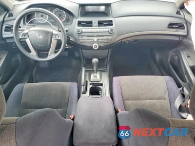 Zdjęcie 8 z 12 samochodu: 2010 HONDA ACCORD LXP VIN:1HGCP2F49AA175309 - miniatura