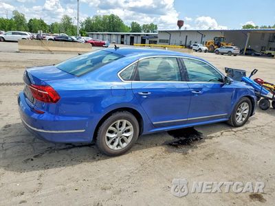 Trzecie zdjęcie samochodu z tyłu: 2017 VOLKSWAGEN PASSAT S VIN:1VWAT7A34HC039713 - miniatura