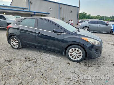 Czwarte zdjęcie samochodu z boku: 2016 HYUNDAI ELANTRA GT BASE VIN:KMHD35LH5GU273439 - miniatura