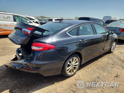 Trzecie zdjęcie samochodu z tyłu: 2020 FORD FUSION SE VIN:3FA6P0LU5LR138955 - miniatura