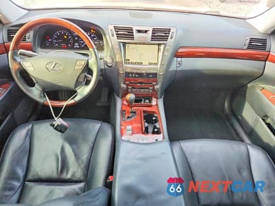 Zdjęcie 8 z 12 samochodu: 2008 LEXUS LS 460 VIN:JTHBL46F285062628 - miniatura