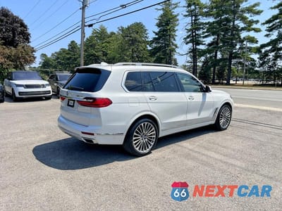 Czwarte zdjęcie samochodu z boku: 2022 BMW X7 XDRIVE40I VIN:5UXCW2C07N9N12908 - miniatura