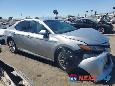 Czwarte zdjęcie samochodu z boku: 2018 TOYOTA CAMRY HYBRID XLE VIN:4T1B21HK7JU006222 - miniatura