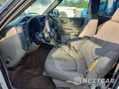 Zdjęcie 7 z 12 samochodu: 2003 GMC SONOMA VIN:1GTCS14X338264825 - miniatura