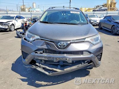 Piąte zdjęcie samochodu w środku: 2017 TOYOTA RAV4 LE VIN:JTMBFREV0HJ120953 - miniatura
