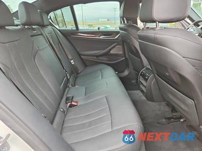 Zdjęcie 10 z 12 samochodu: 2022 BMW 530E VIN:WBA13AG08NCJ24883 - miniatura