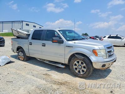 Czwarte zdjęcie samochodu z boku: 2013 FORD F150 SUPERCREW VIN:1FTFW1CT5DKF79808 - miniatura
