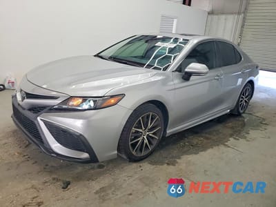 2024 TOYOTA CAMRY SE 4T1T11AK1RU921807 - główne zdjęcie licytacji z USA - miniatura