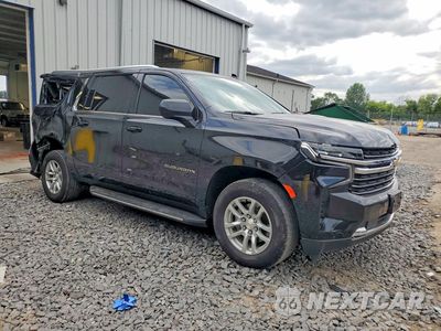 Czwarte zdjęcie samochodu z boku: 2023 CHEVROLET SUBURBAN K1500 LT VIN:1GNSKCKD3PR380775 - miniatura