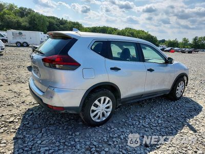 Trzecie zdjęcie samochodu z tyłu: 2019 NISSAN ROGUE S VIN:5N1AT2MT0KC773298 - miniatura