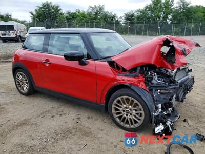 Czwarte zdjęcie samochodu z boku: 2025 MINI COOPER BASE VIN:WMW13GD00S2W42463 - miniatura