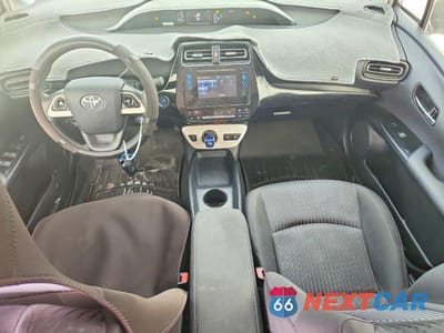 Zdjęcie 8 z 12 samochodu: 2016 TOYOTA PRIUS TWO ECO VIN:JTDKARFU0G3013425 - miniatura