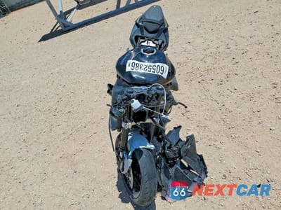 Piąte zdjęcie samochodu w środku: 2026 KAWASAKI ZX636 K VIN:JKBZXJJ15TA040272 - miniatura
