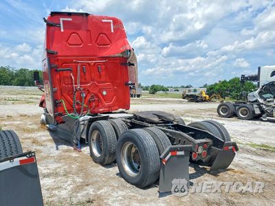 Drugie zdjęcie samochodu z przodu: 2021 FREIGHTLINER CASCADIA 126 SEMI TRUCK VIN:1FUJHHDR8MLMJ5164 - miniatura