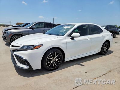 2024 TOYOTA CAMRY SE 4T1G11AK2RU232859 - główne zdjęcie licytacji z USA - miniatura