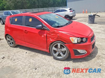 Czwarte zdjęcie samochodu z boku: 2014 CHEVROLET SONIC RS VIN:1G1JG6SB4E4236421 - miniatura