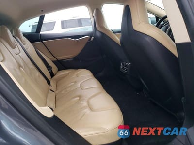Zdjęcie 11 z 13 samochodu: 2013 TESLA MODEL S VIN:5YJSA1AC2DFP10190 - miniatura