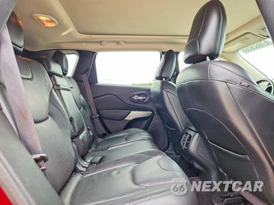 Zdjęcie 11 z 13 samochodu: 2017 JEEP CHEROKEE OVERLAND VIN:1C4PJMJS4HW656486 - miniatura